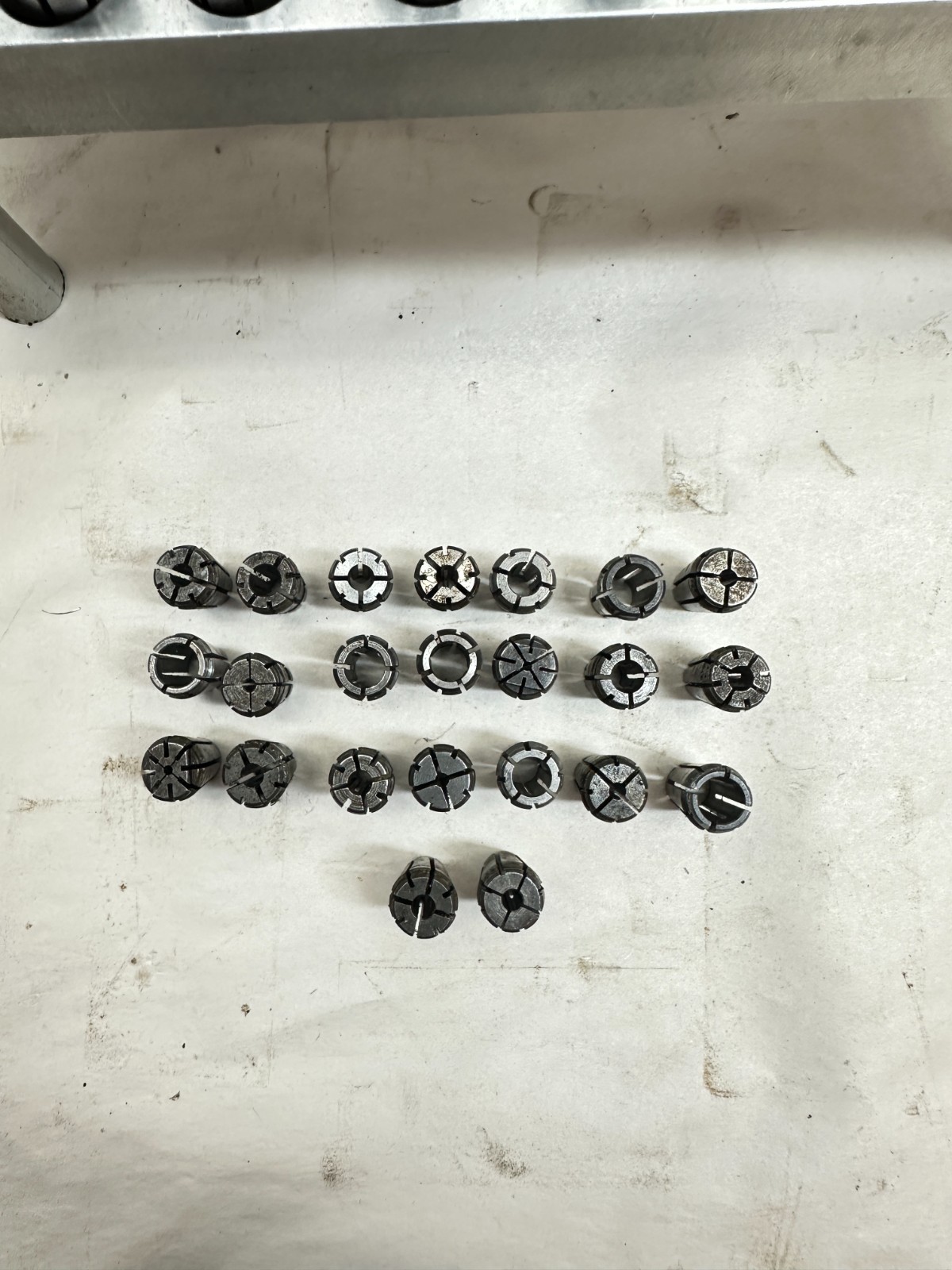 Lot of 101! – Accura-Flex Collets TSD AF Series with Aluminum Holder