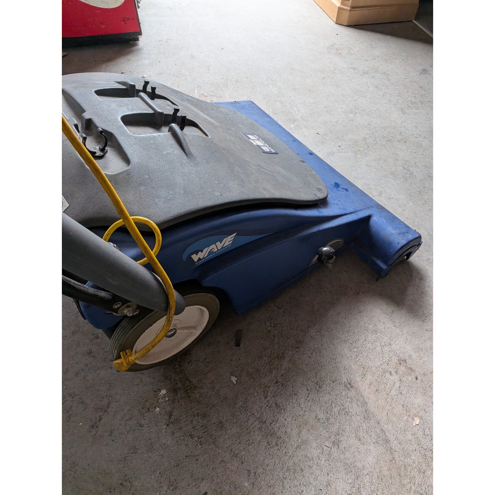 Windsor Wave Wide Area Vacuum 28 Inch Commercial Industrial Carpet Cleaner Blue