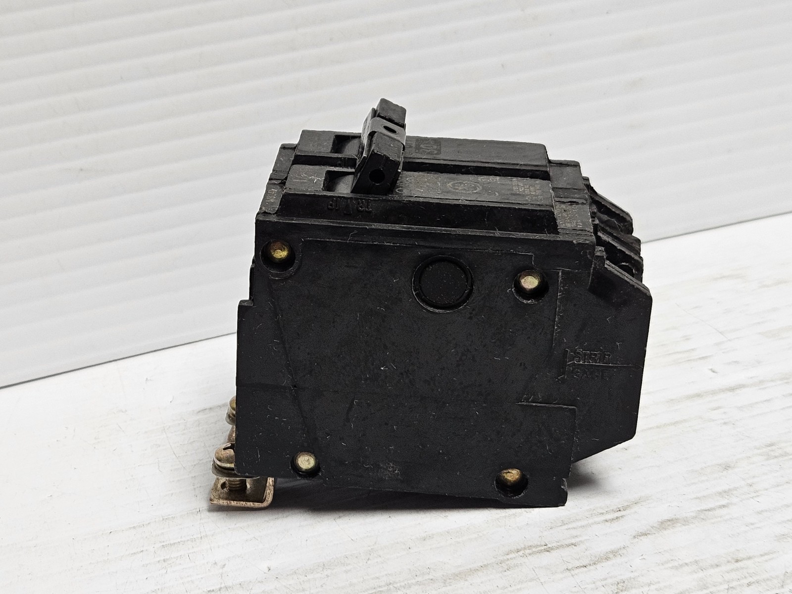 Ge General Electric THQB2130 Bolt-On Circuit Breaker 2 Pole 2P 30 A Amp 120/240V