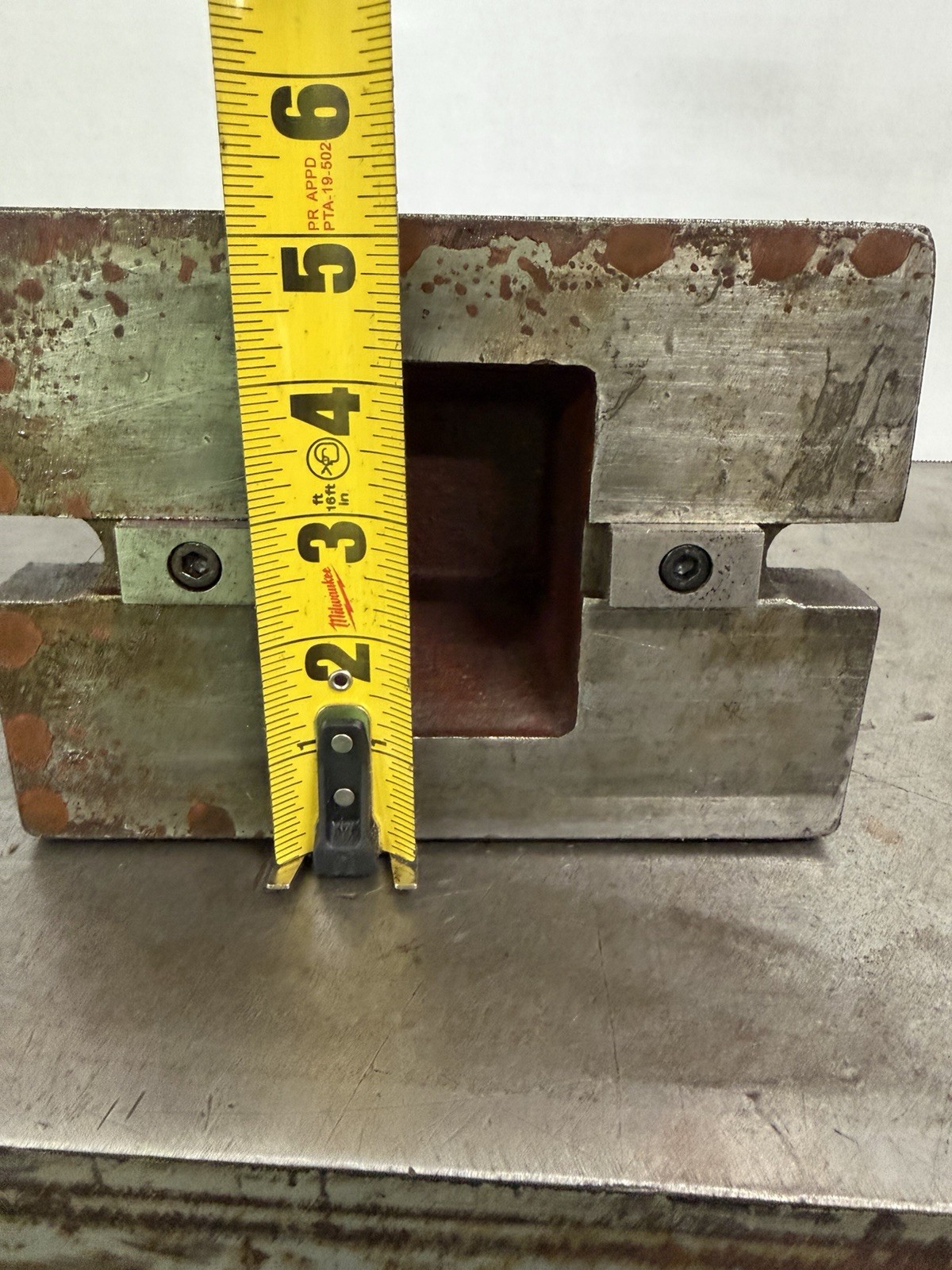 YUASA 553-301, 5.31″ to 6.69″ Center Height Adjustable Tailstock for 8″ Accu-Dex