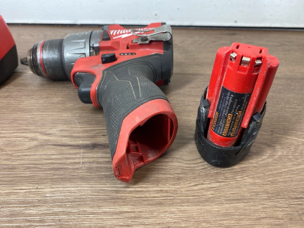 MILWAUKEE TOOLS 3404-20 12 VOLT FUEL 1/2″ CHUCK HAMMER DRILL (WCP036721)