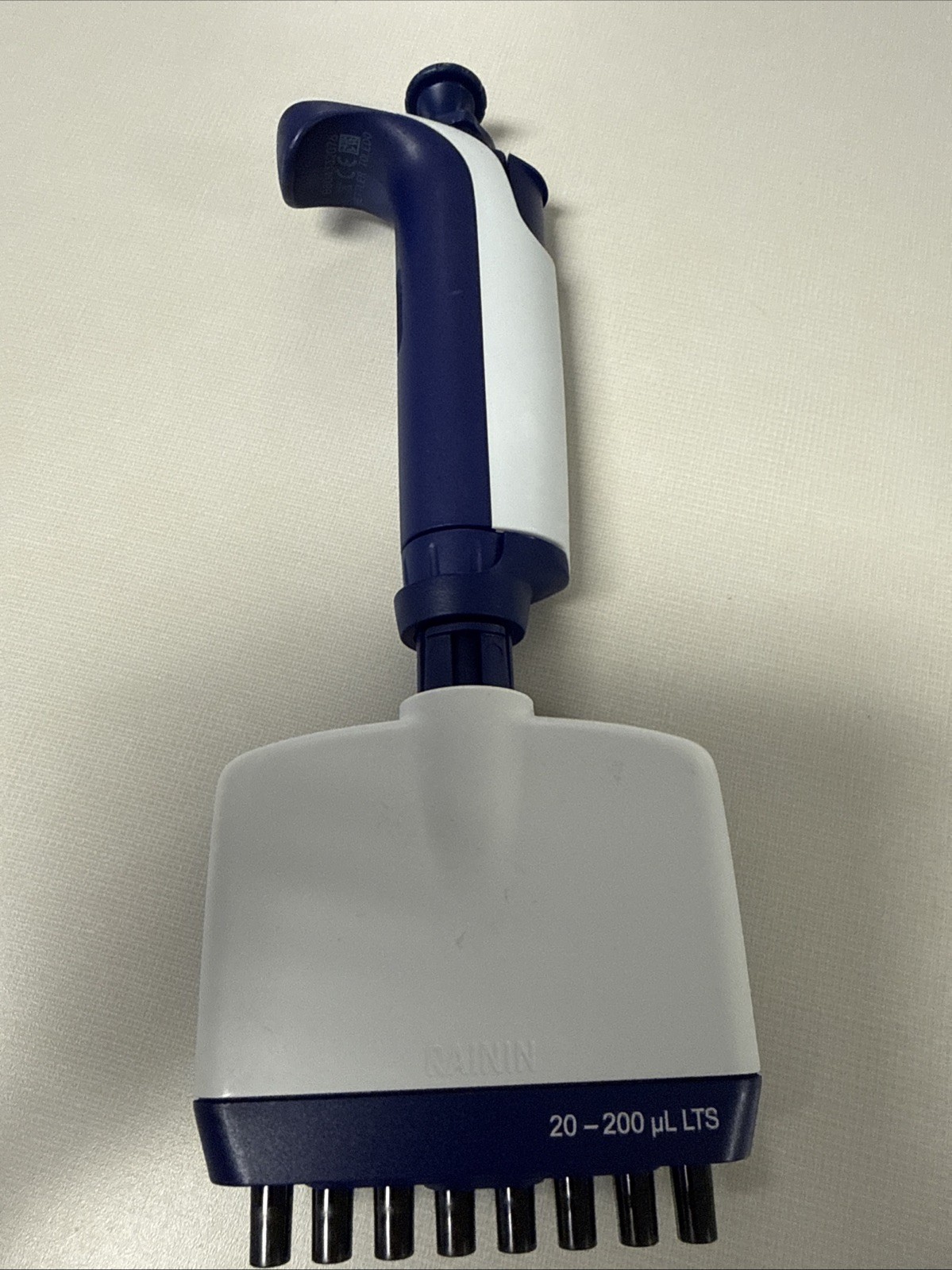 Rainin Pipet-lite L-200 XLS 20-200 uL LTS 8-Ch Multichannel: Barely Used.