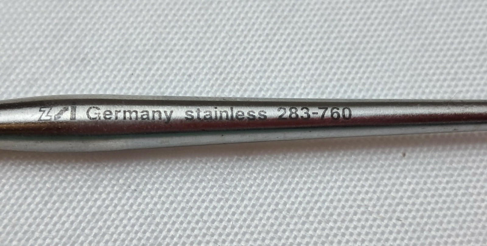 283-760, Day Ear Hook, 90 Degree.