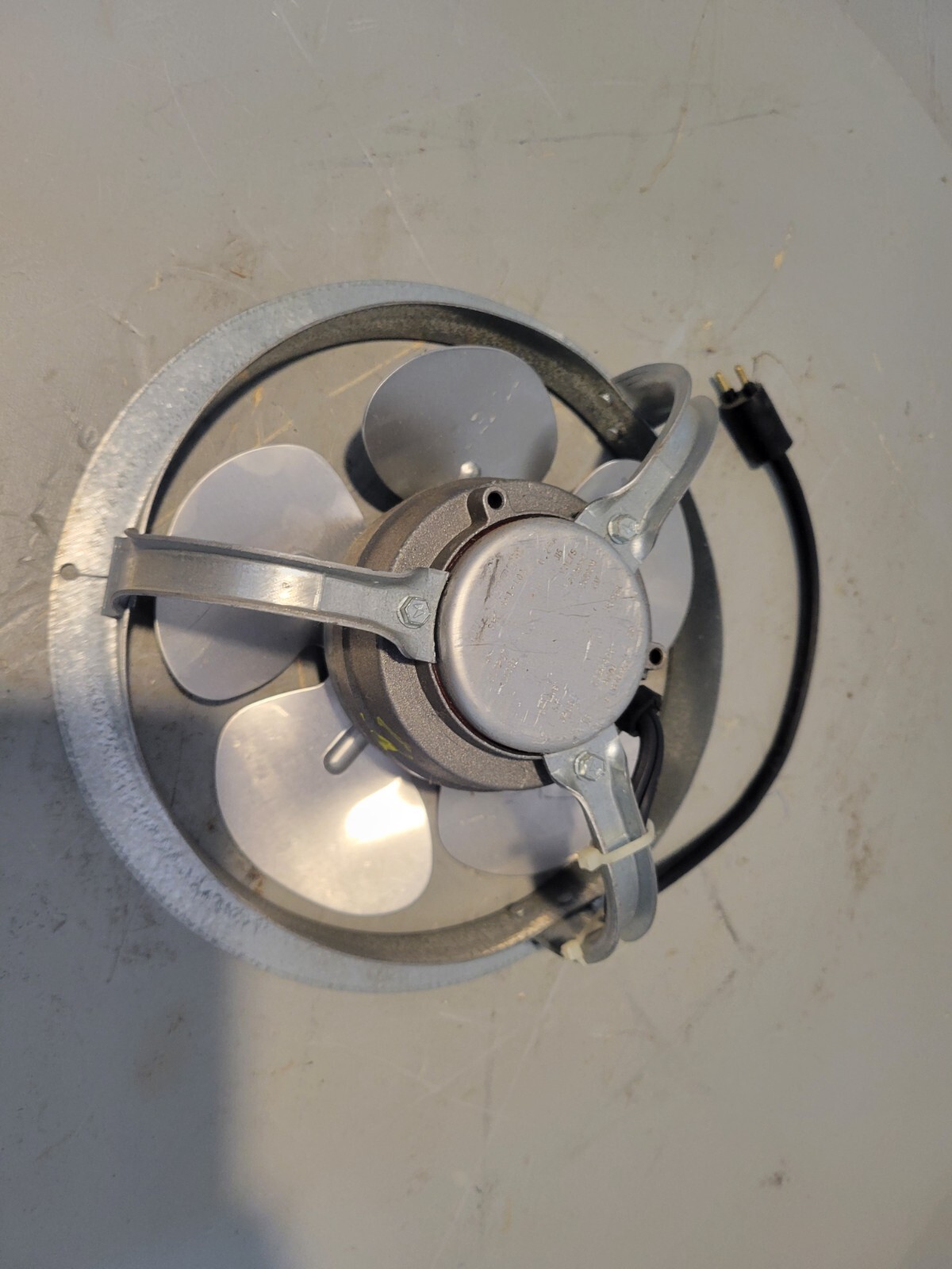 Hussmann 5 Blade 7″ Fan Assembly, 115V, 0.29A, 4W, 1450RPM, 0477673, SVC 441-101