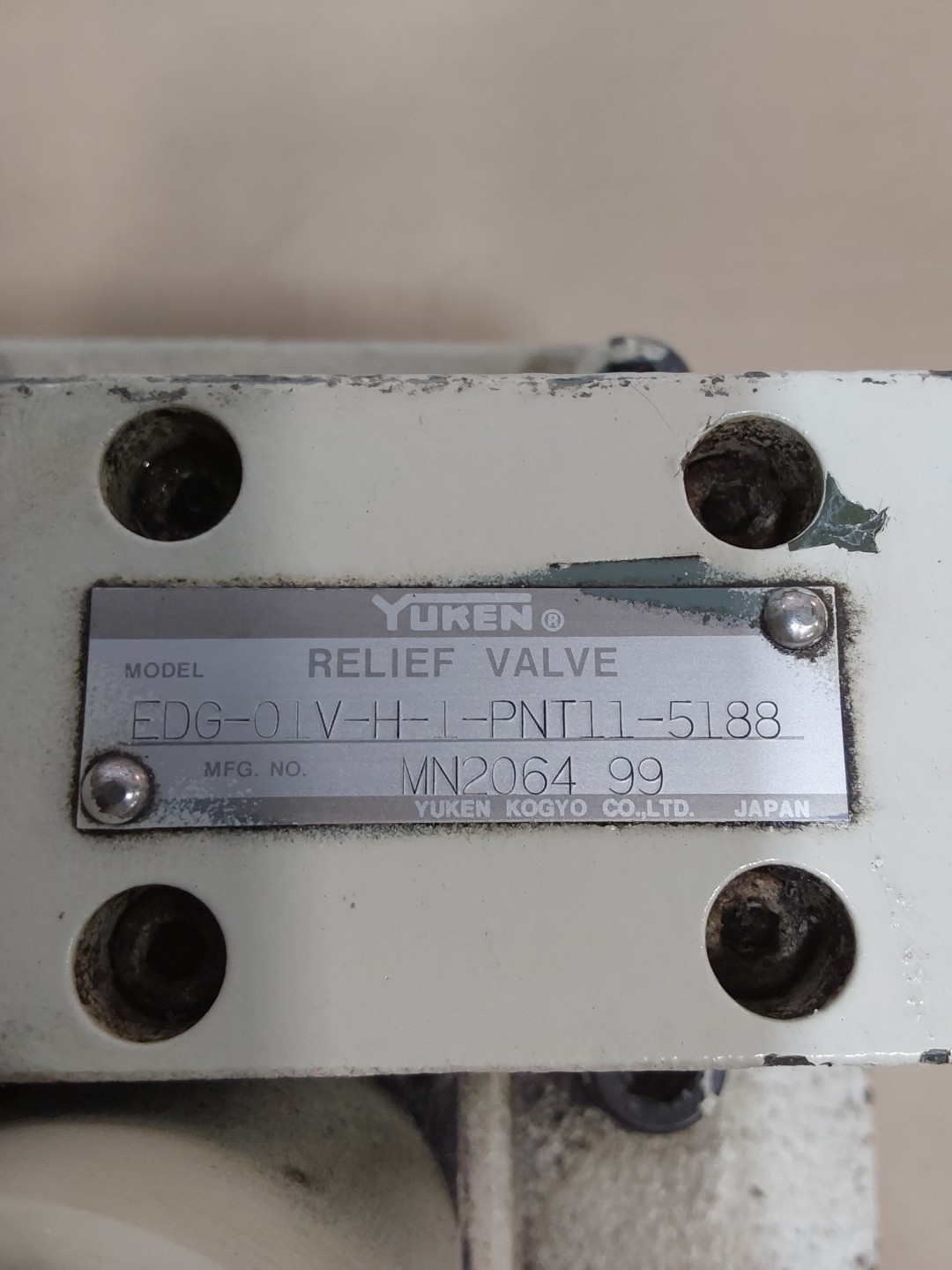 YUKEN EDG-01V-H-1-PNT11-5188 Flow Contro Valve EFBG-06-280-H-5112