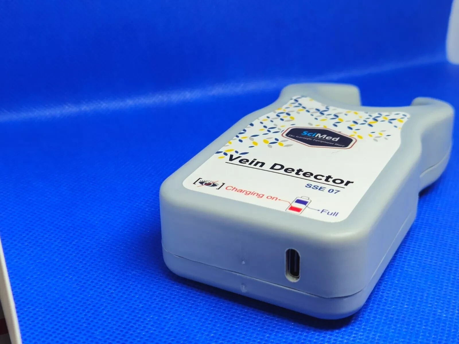 SciMed Pocket Vein Finder Viewer RECHARGEABLE 20 Bright LEDs FDA APPROVED