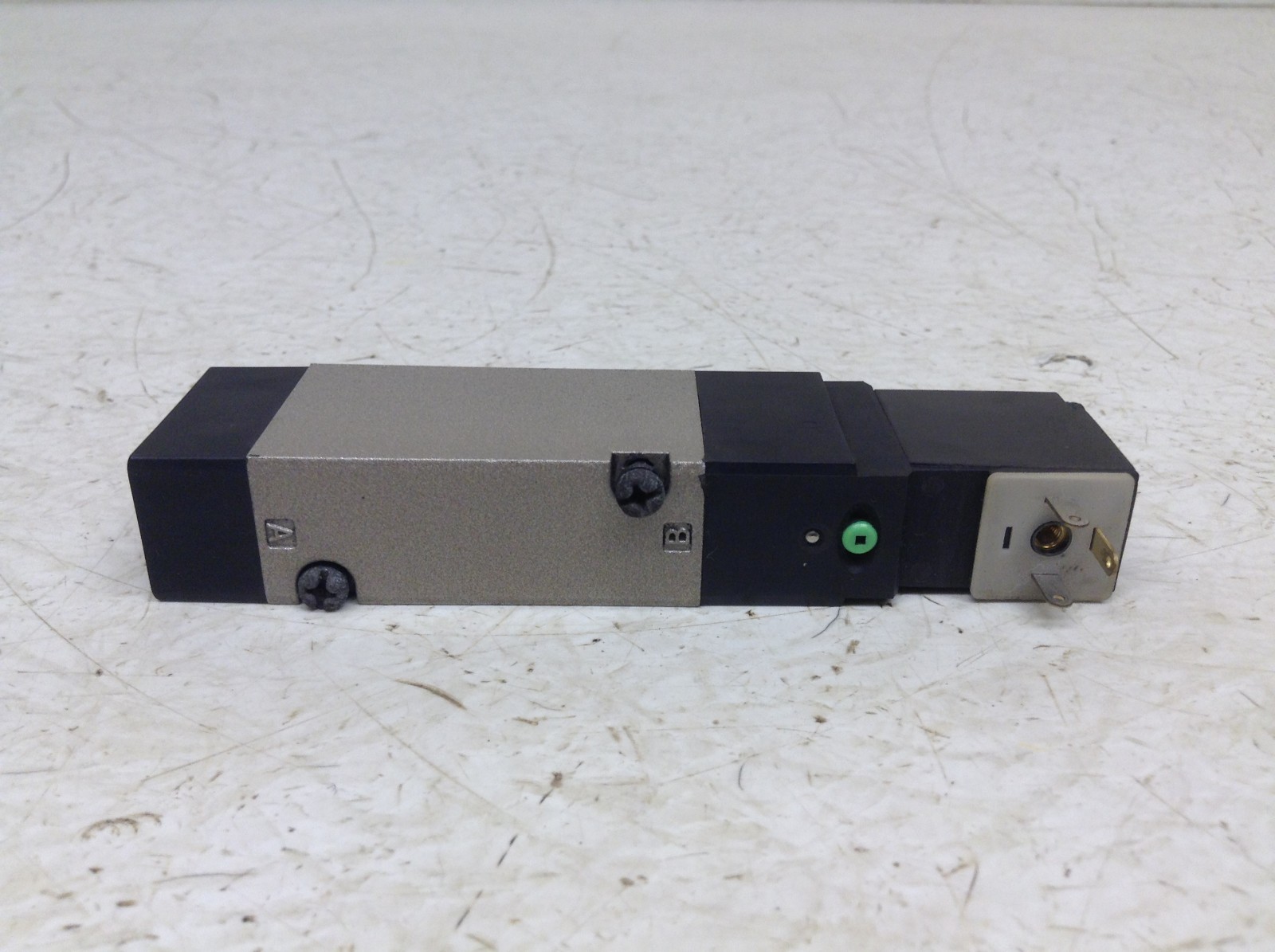 CKD 4KB219-B-ST 24 VDC Pneumatic Valve 4KB219BST (VT)