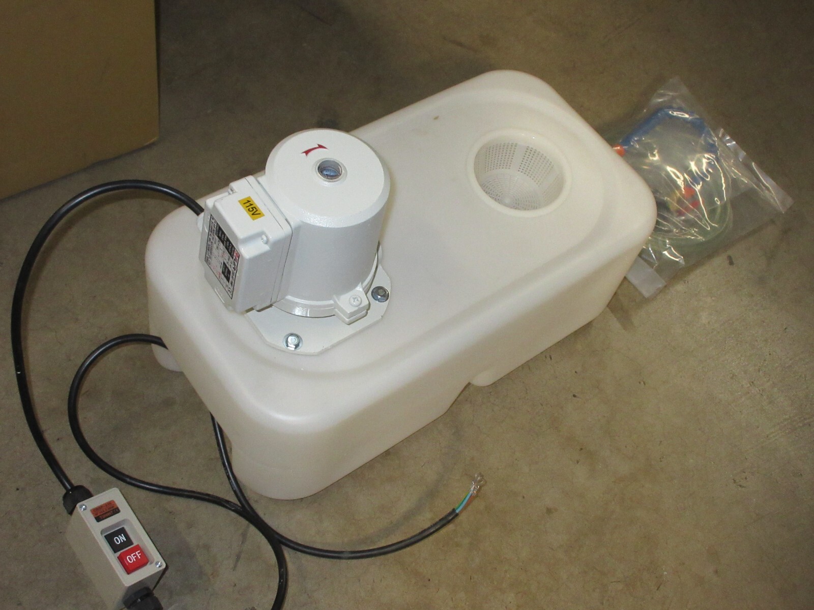 MC-8P150-17L-W-1 Immersible Coolant Tank and Pump 150mm- Single Phase 110/220V
