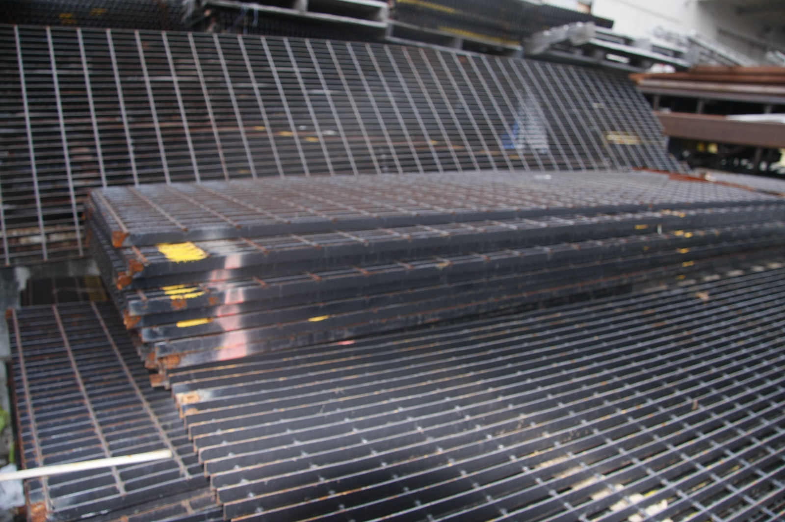 19-W-4 Space Welded Torch Cut Steel Bar Grating – 24″ x 35 3/4″ Black