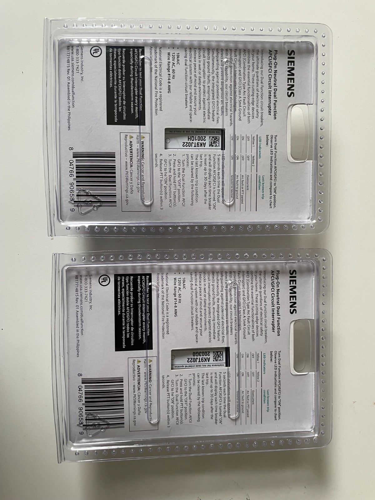2 Siemens Q115DFN 15A 120V Plug-In Circuit Breakers