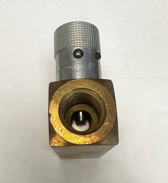 PARKER F800B Hydraulic Flow Control Valve 2000PSI 138 Bar Max 15GMP 1/2″ NPT