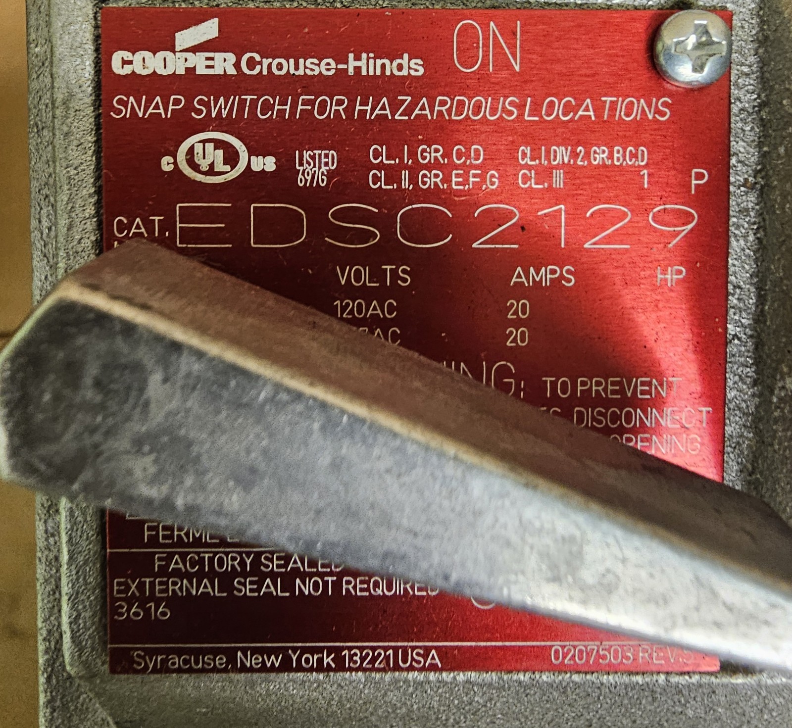 Crouse-Hinds Eaton EDSC2129 Explosionproof Snap Switch 20A 3/4″