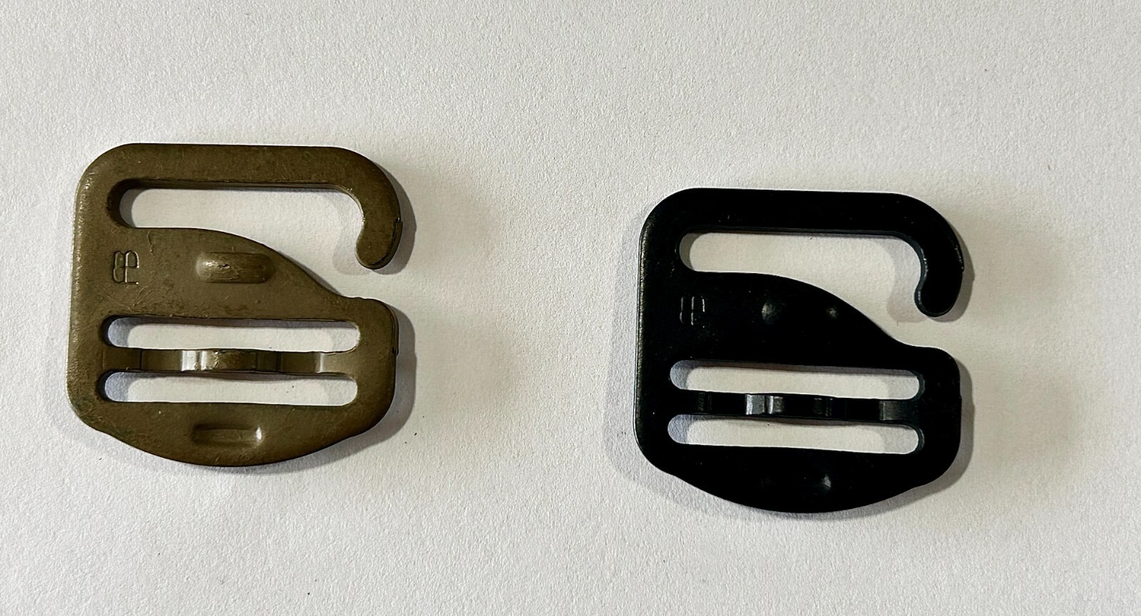 Metal G hooks – 4 pc set – Black/Coyote Brown