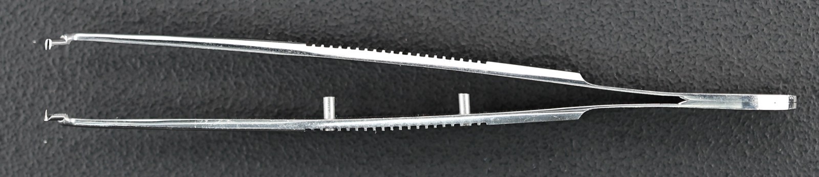 Storz E1818 Kelman-McPherson Corneal Suturing Forceps, Angled, 1×2 Teeth, 107mm