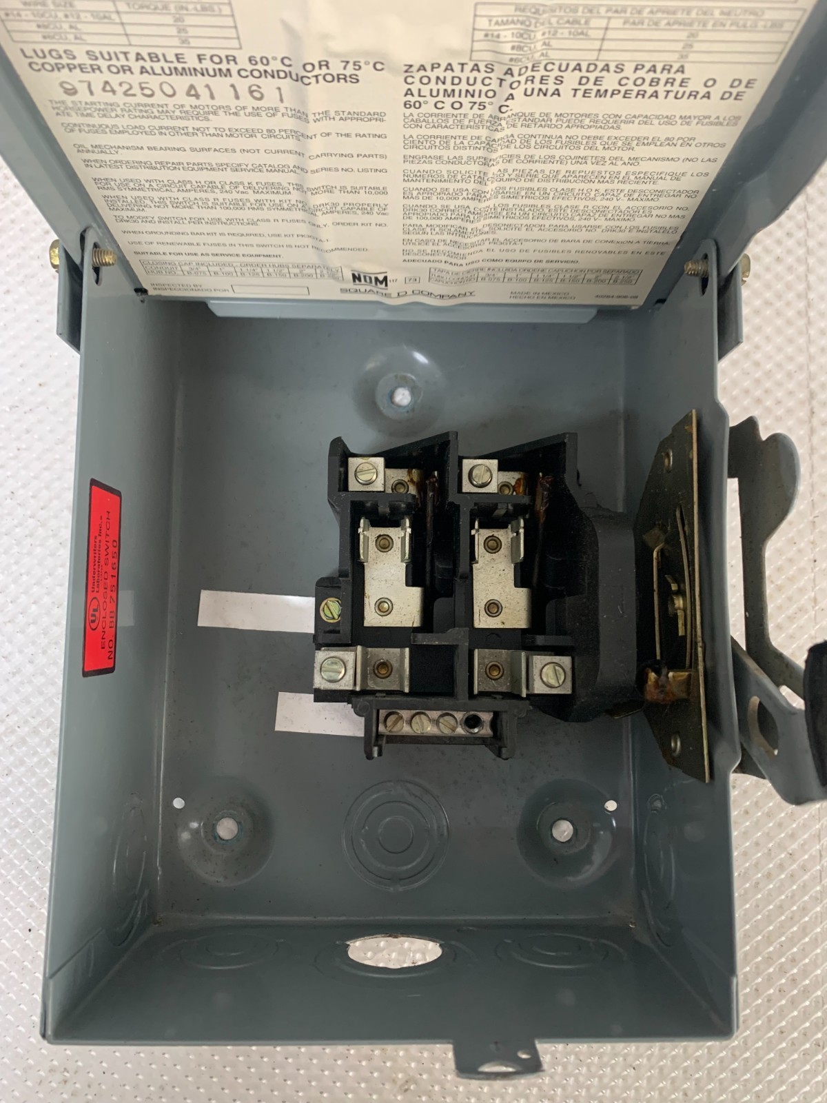 SQUARE D D221NRB 30 AMP 240 VOLT SINGLE PHASE FUSIBLE OUTDOOR DISCONNECT..D-2257