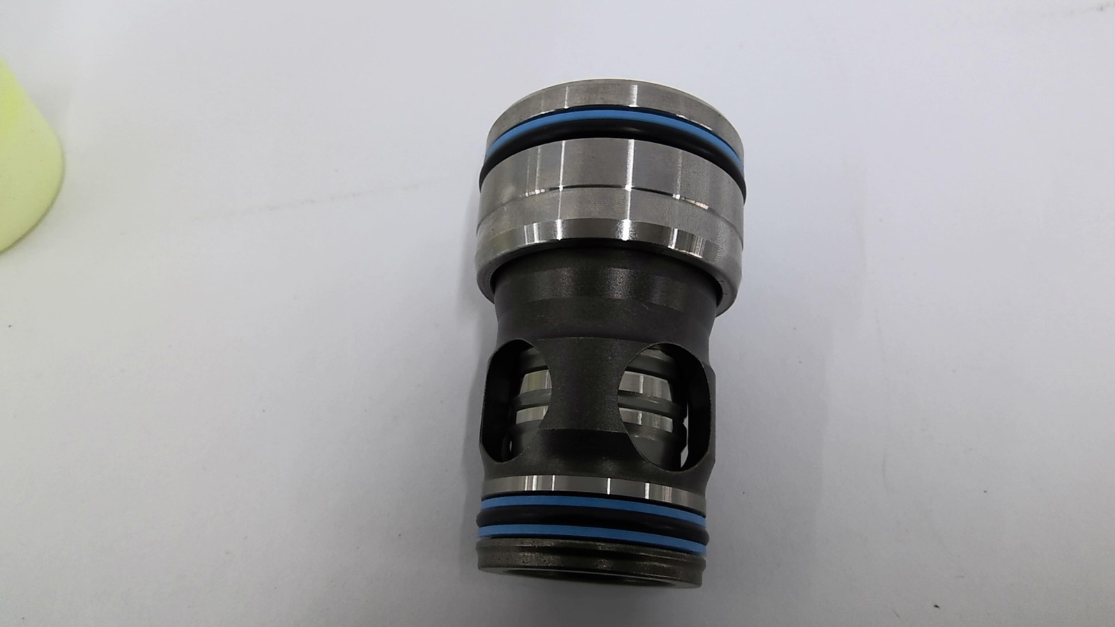 Rexroth R900912606 Hydraulic Cartridge Valve OAL 2-7/8″ OAW 2-3/4″ X 1-1/4″