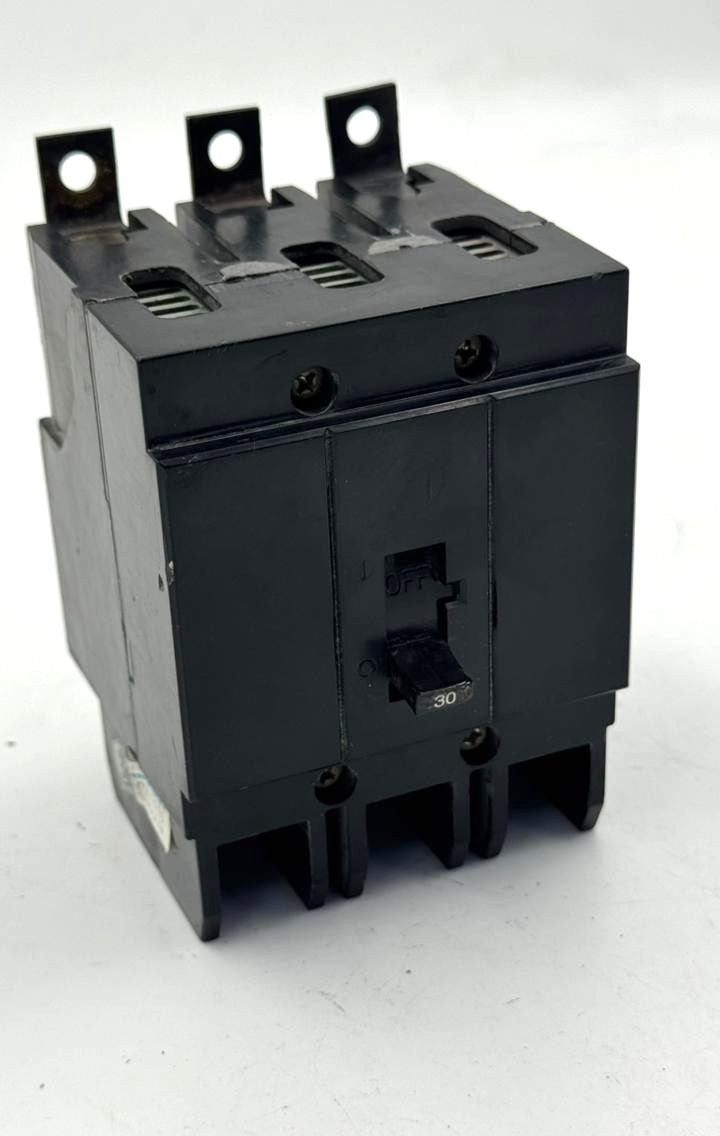 Circuit Breaker 30A | Made in Dominican Republic