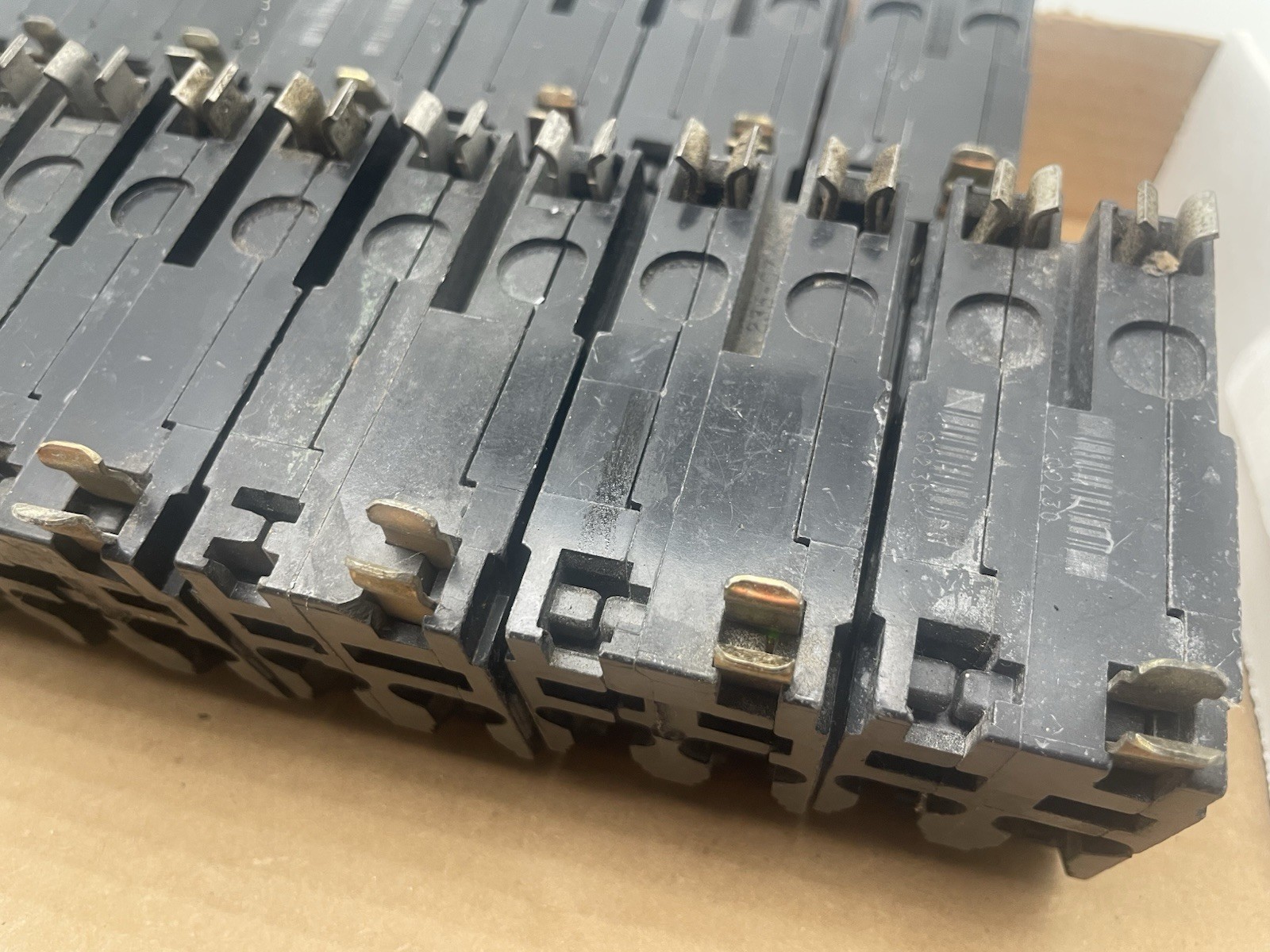 LOT (17) SQUARE D QO230 QO240 QO250 QO260 CIRCUIT BREAKER LOT 2 POLE PLUG-IN
