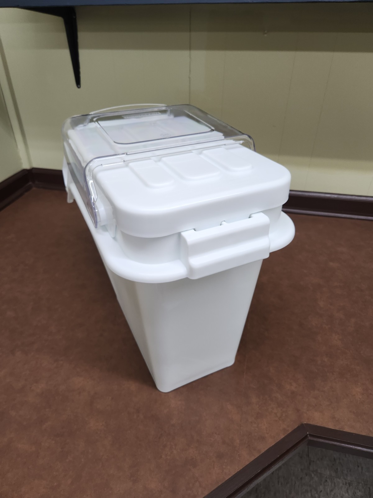 Rubbermaid Commercial Fg9g5700wht Proserve 100 Cup Ingredient Bin Bulk Storage