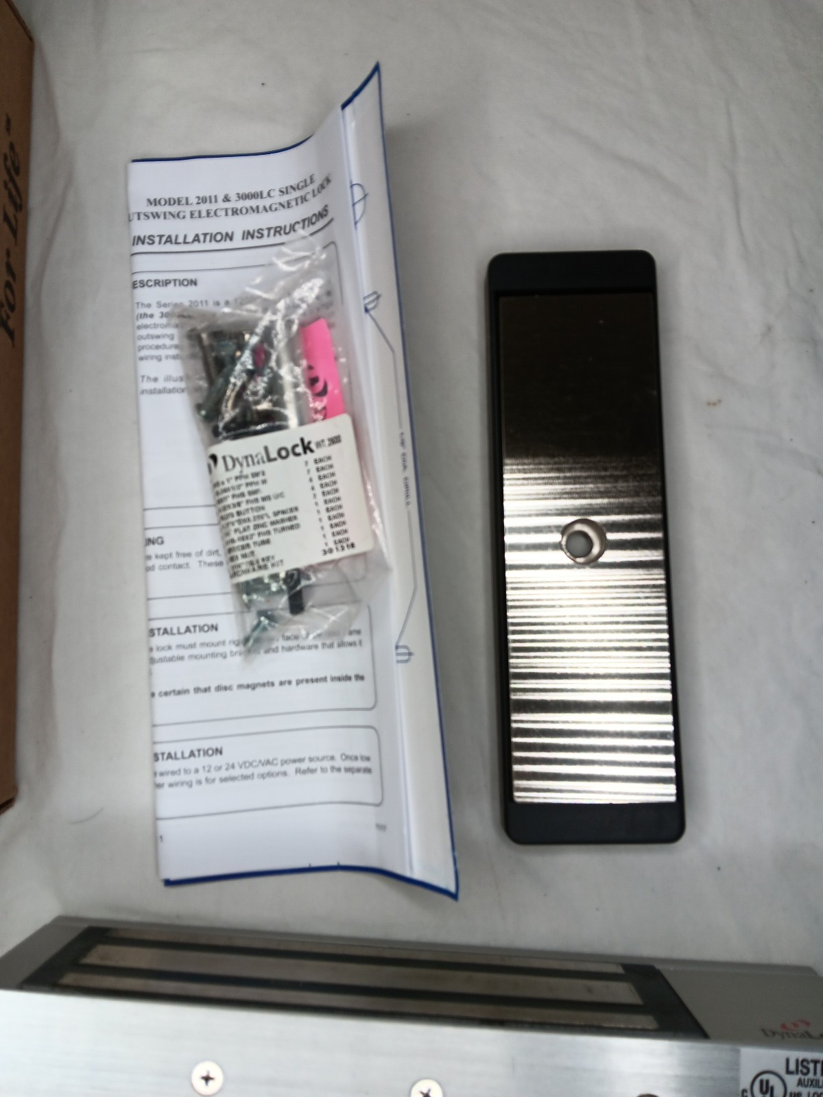 DynaLock 2011-US28 Surface Mount Electromagnetic Lock 12/24V