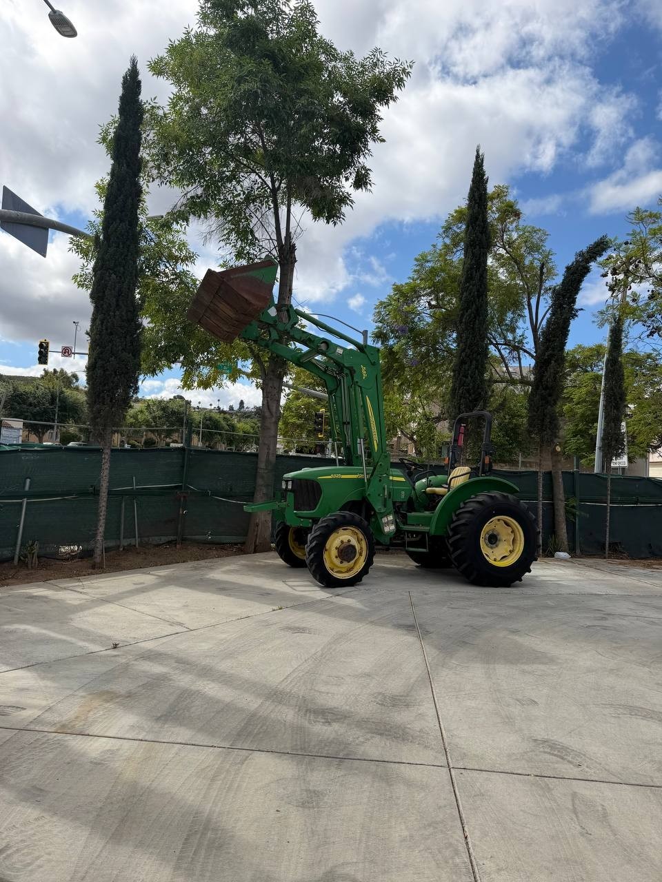 John Deere 5325 Tractor Diesel 4×4 Loader PTO Clean Runs Strong 2008