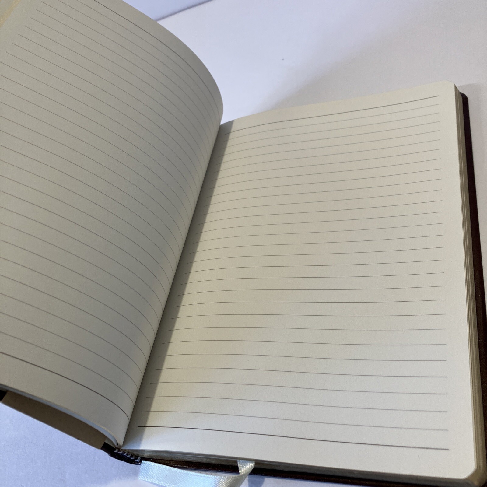 Gallery Leather Co. Inc. Desk Journal (Ruled) – 8″ x 5.5″ Printed in Korea