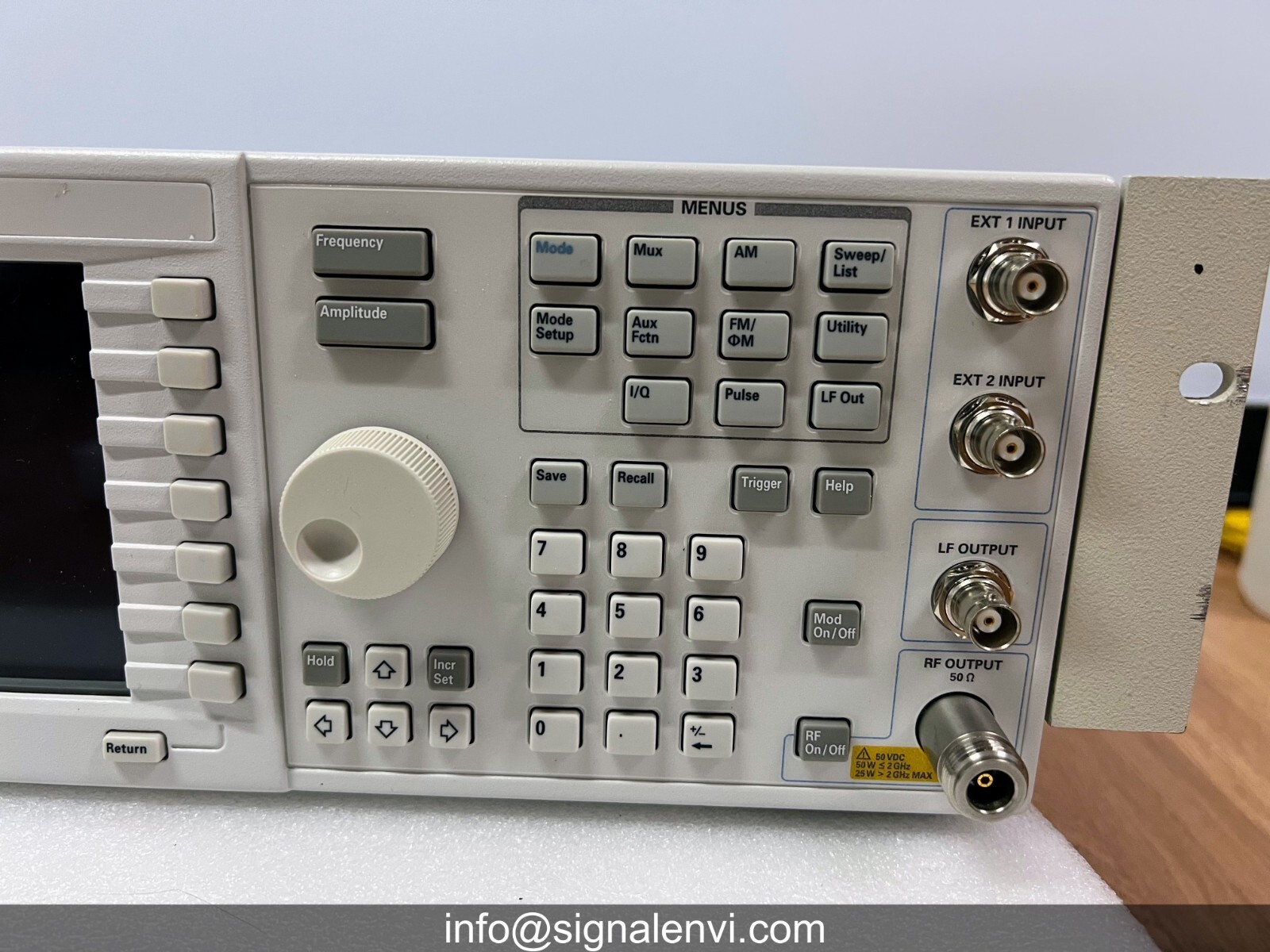 HP/Agilent/Keysight E4438C 503/UNJ 3GHz ESG Vector Signal Generator – Tested