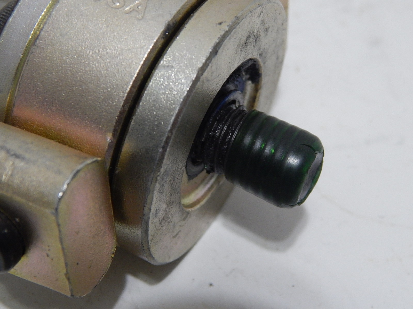 CROSBY 1/2-13 SWIVEL HOIST RING WLL 2500 LBS