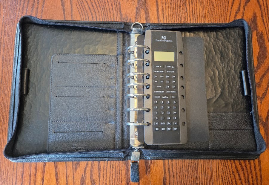 Franklin Covey Franklin Quest Black Leather Zipper Binder 7-Ring Organizer