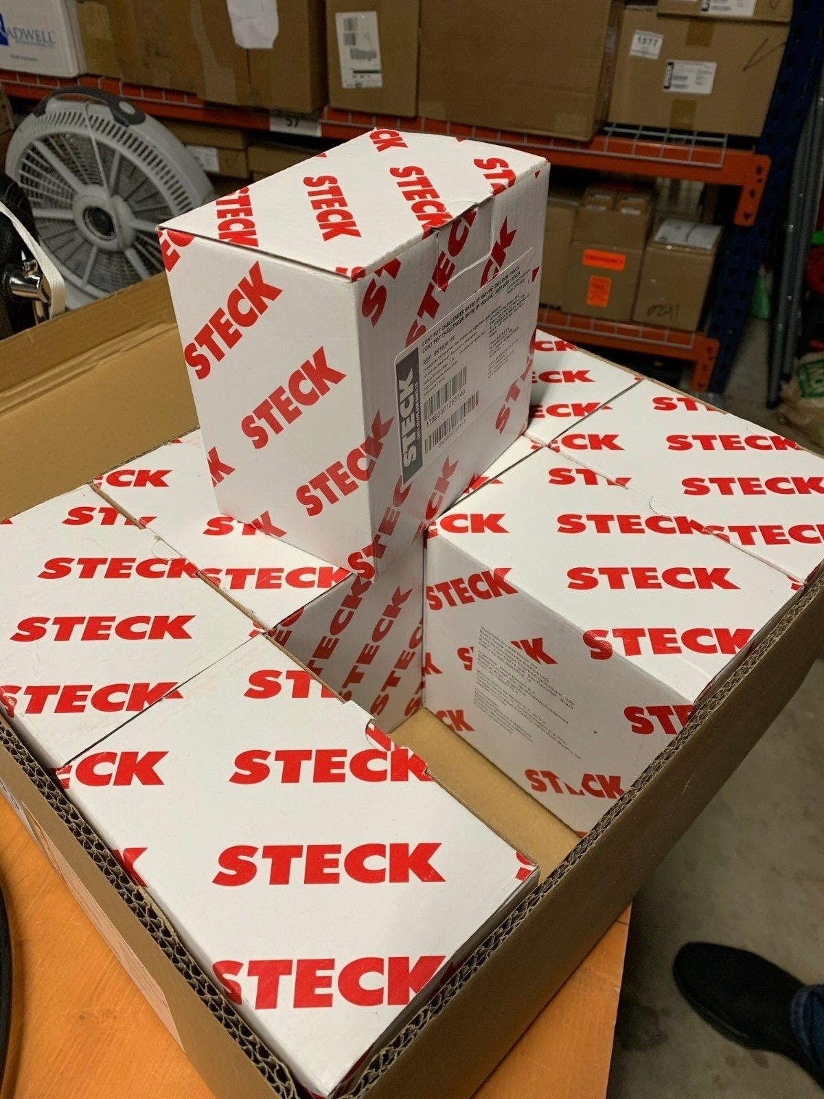 SDZD62C32 BREAKER SERIES DZ62 32A 2P CURVE C 6kA STECK / BRAND NEW
