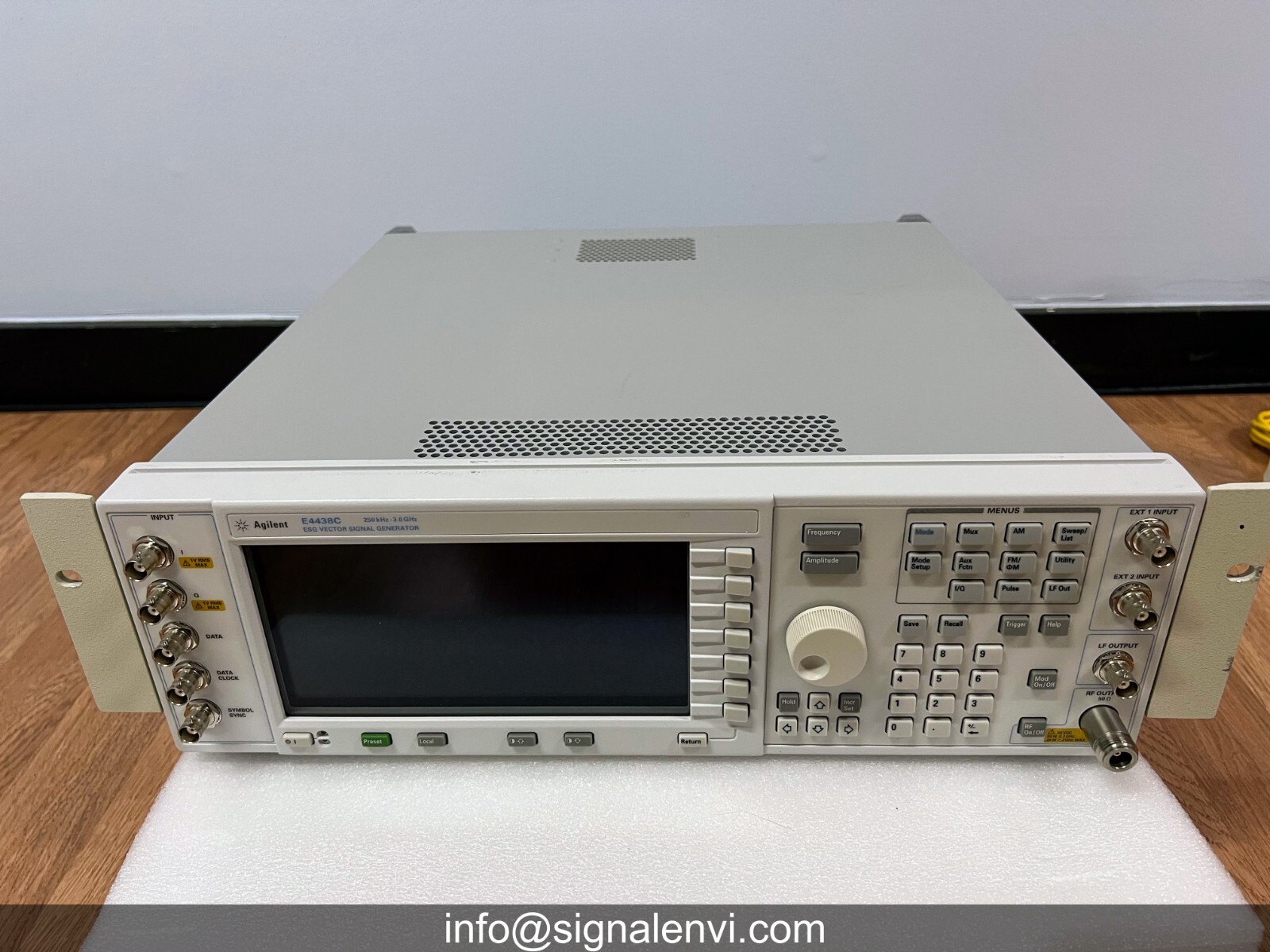 HP/Agilent/Keysight E4438C 503/UNJ 3GHz ESG Vector Signal Generator – Tested
