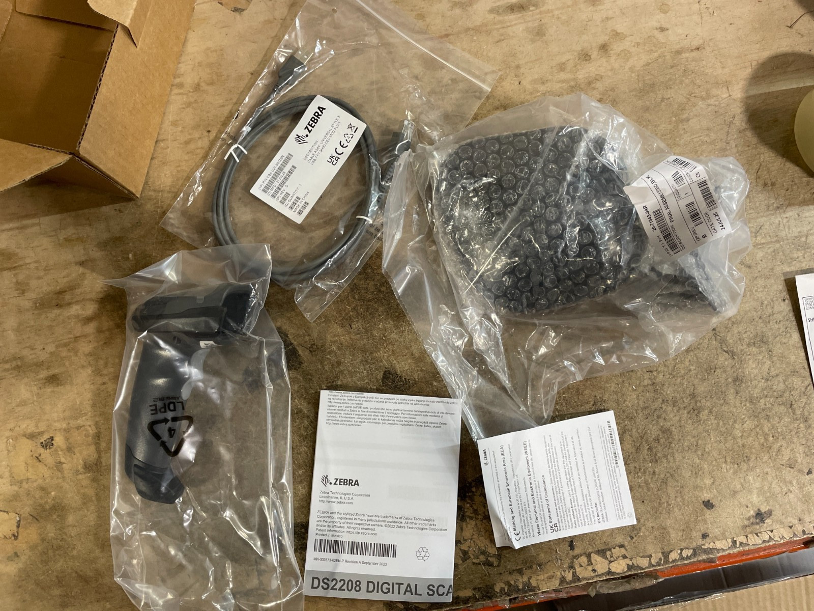 Zebra DS2208 Corded Barcode Scanner with Cable and Stand – DS2208-SR7U2100SGW