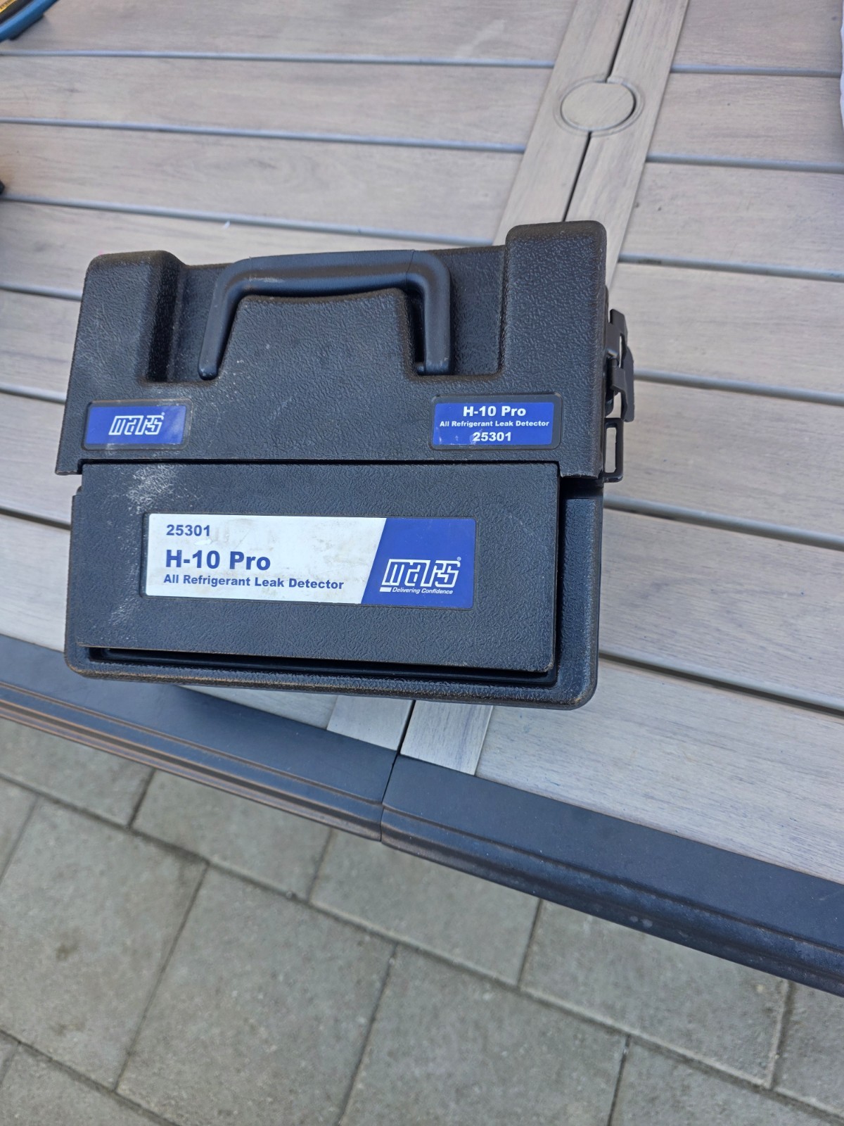 Bacharach H-10 PRO Universal Refrigerant Leak Detector CFC/HCFC/HFC w/ Case
