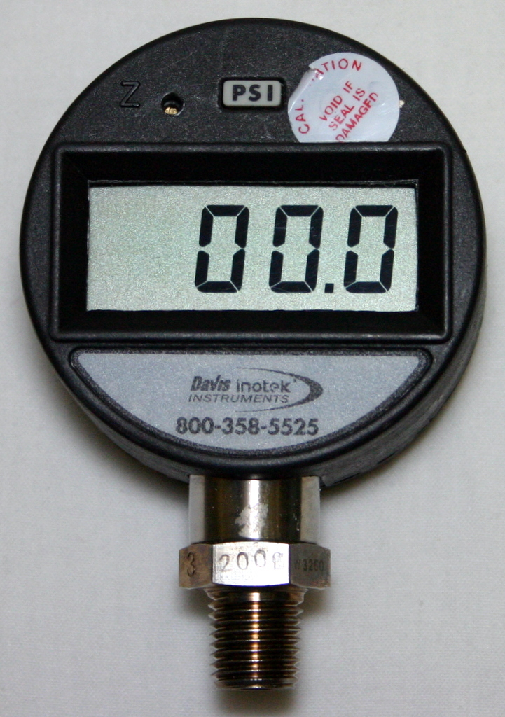 DAVIS INSTRUMENTS DIGITAL PRESSURE GAUGE, MODEL PG2000-200.0-PSI