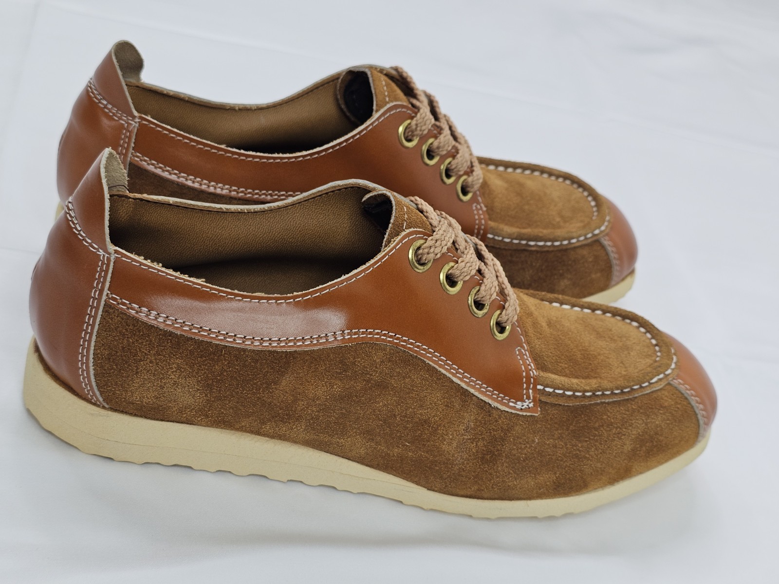 Lehigh Safety Shoe w Lockrim Steel Toe Box Men 9.5M, 2-Tone Tan Suede Leather