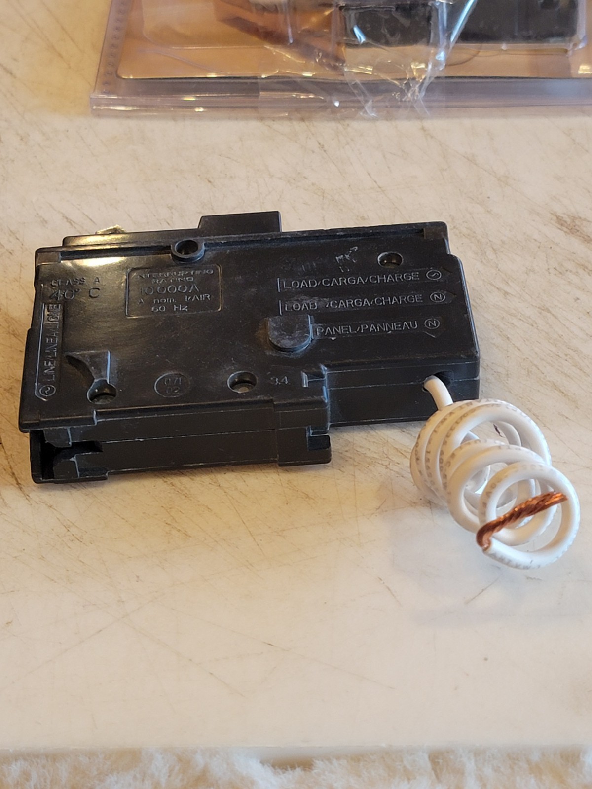 SQUARE D GFCI HOM CIRCUIT BREAKER HOM120GFI 15AMP 120VOLT 1POLE. No Box