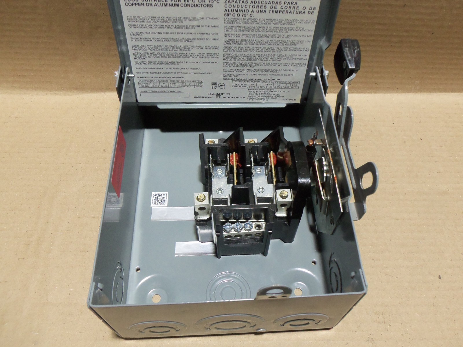 New Square D D221NRB Safety Switch Disconnect 30A 240V Fusible Single Phase