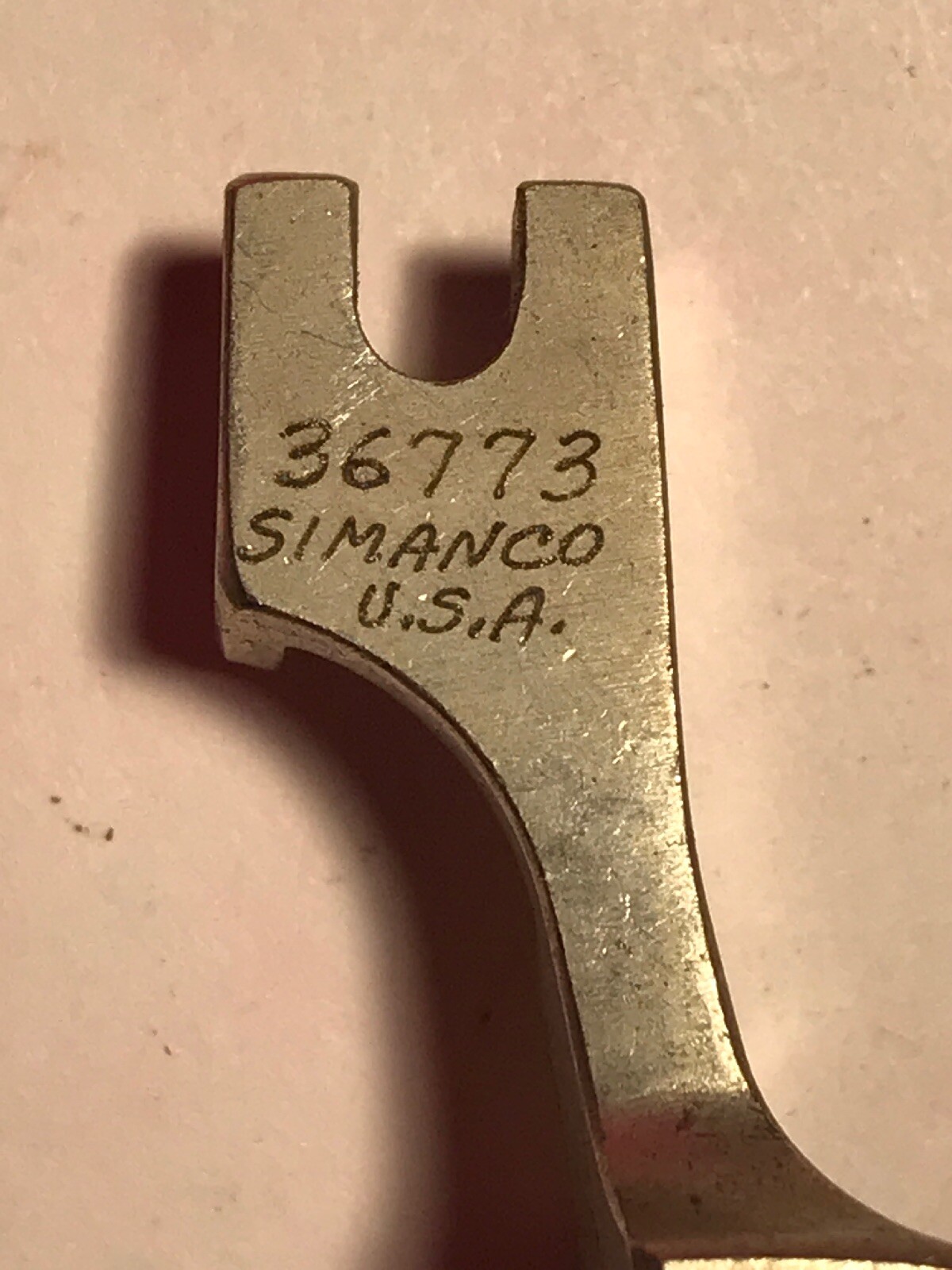 *NOS* 36773-SINGER-PRESSER FOOT-FOR SEWING MACHINES *FREE SHIPPING*