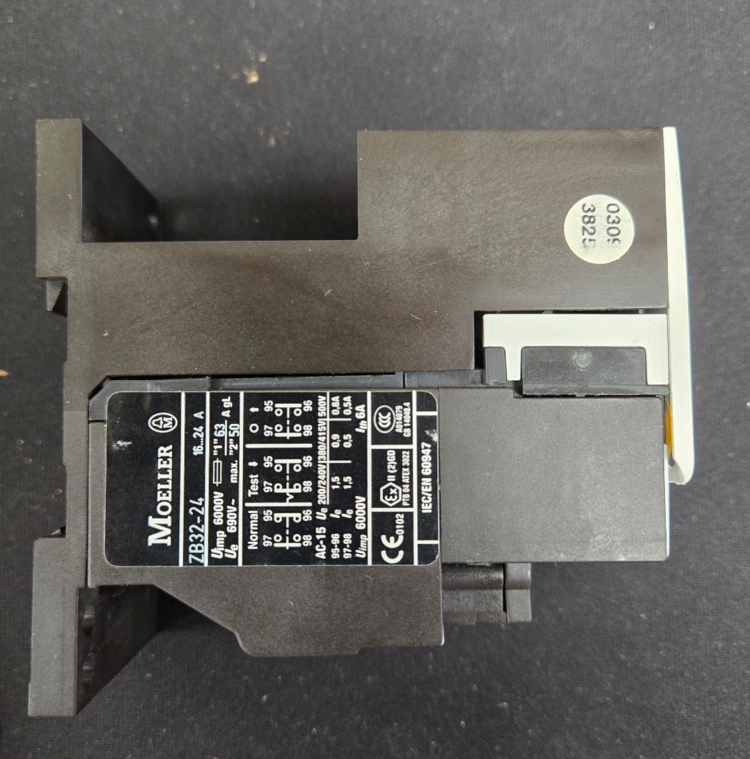 Moeller ZB32-24 16-24A Overload Relay w/ Mounting Base