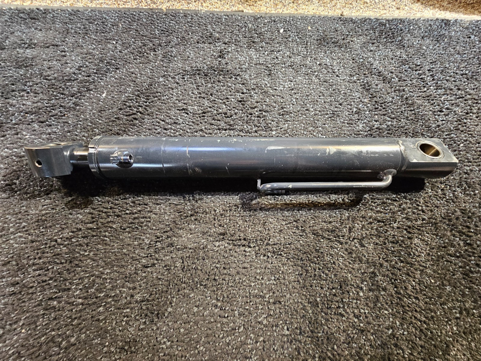 RG158-6760-5 Welded Hydraulic Cylinder 2.77″ OD x 26″ Retracted x 1.40″ Rod