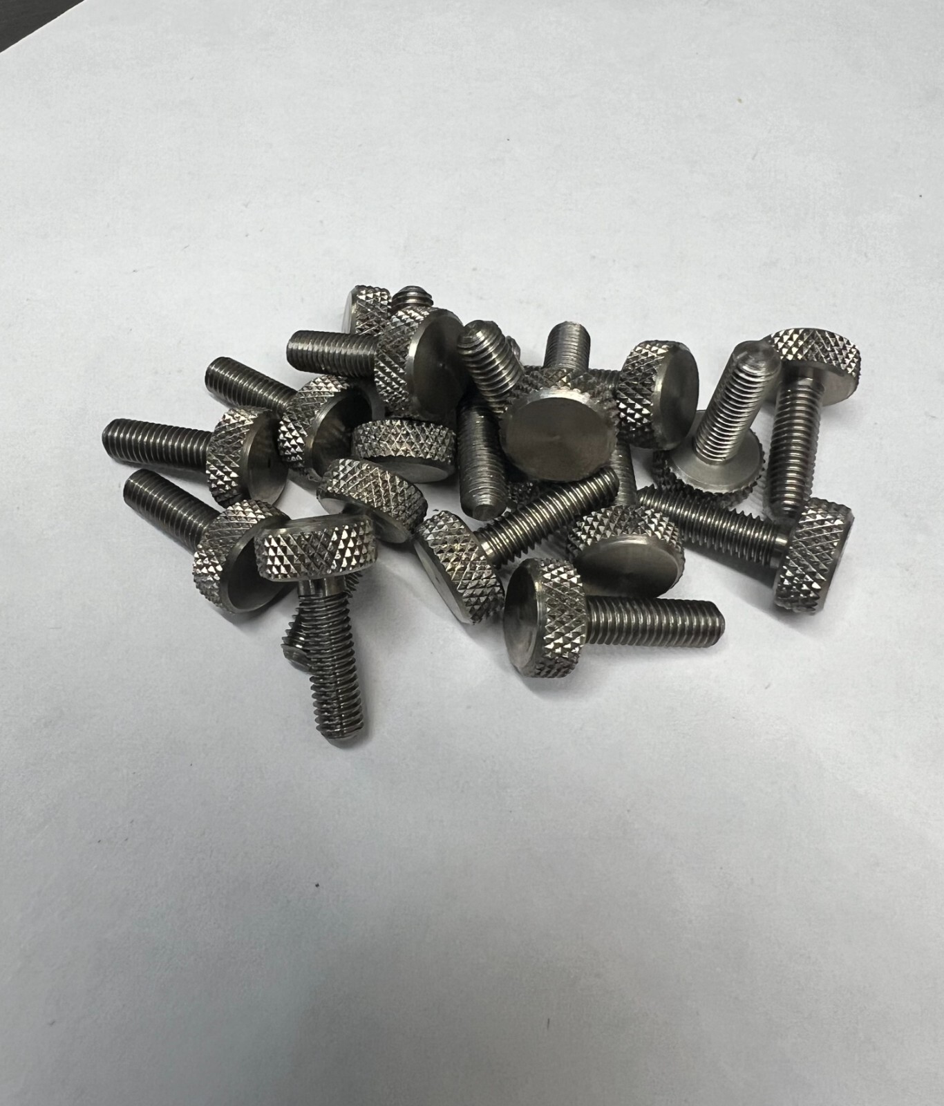 Knurled Thumb Screw Stainless Steel 10-32 Thread 5/8 length – 20 Pieces – 7137