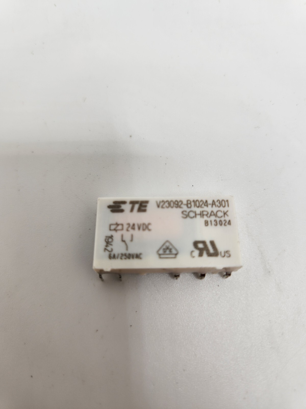 Lot of 25 Schrack V3092-B1024-A301 24 VDC B13024