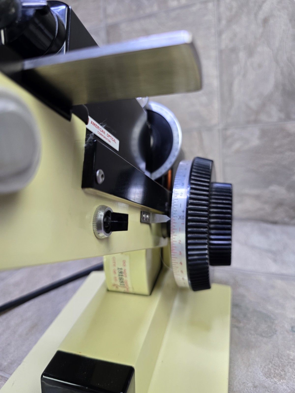 American Optical LENSOMETER (model:12603) 15 Watts /115 Volts