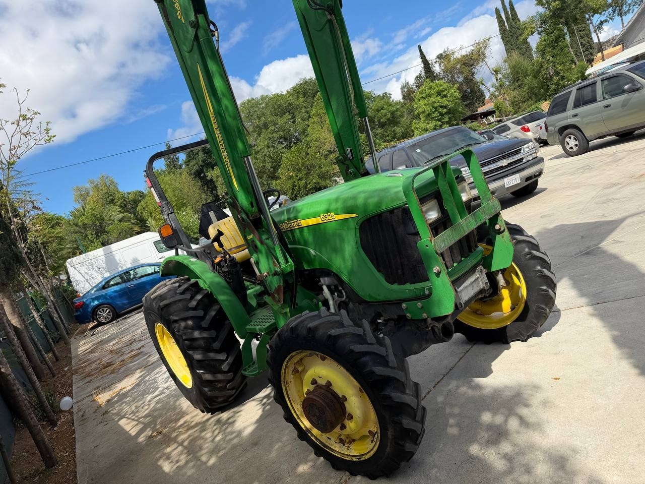 John Deere 5325 Tractor Diesel 4×4 Loader PTO Clean Runs Strong 2008