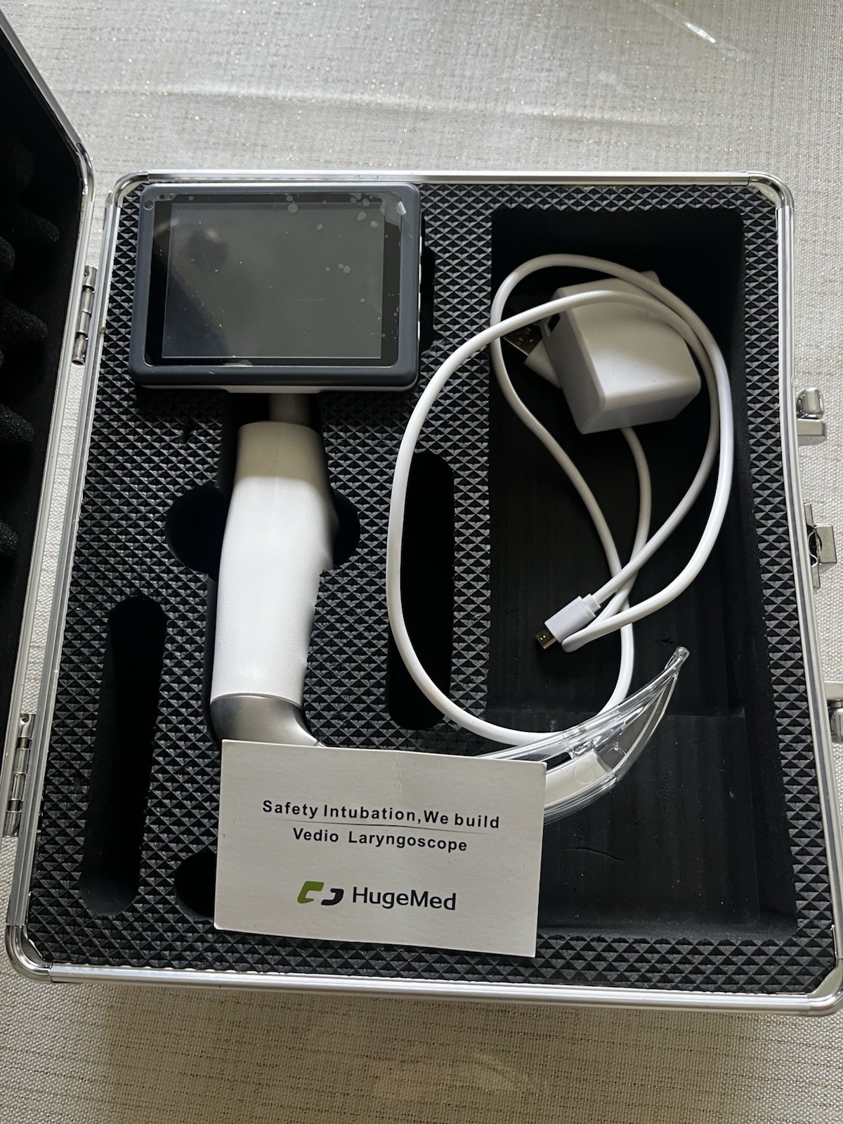 HugeMed Video Laryngoscope Kit w/ Macintosh Blades & Case for Anesthesiology