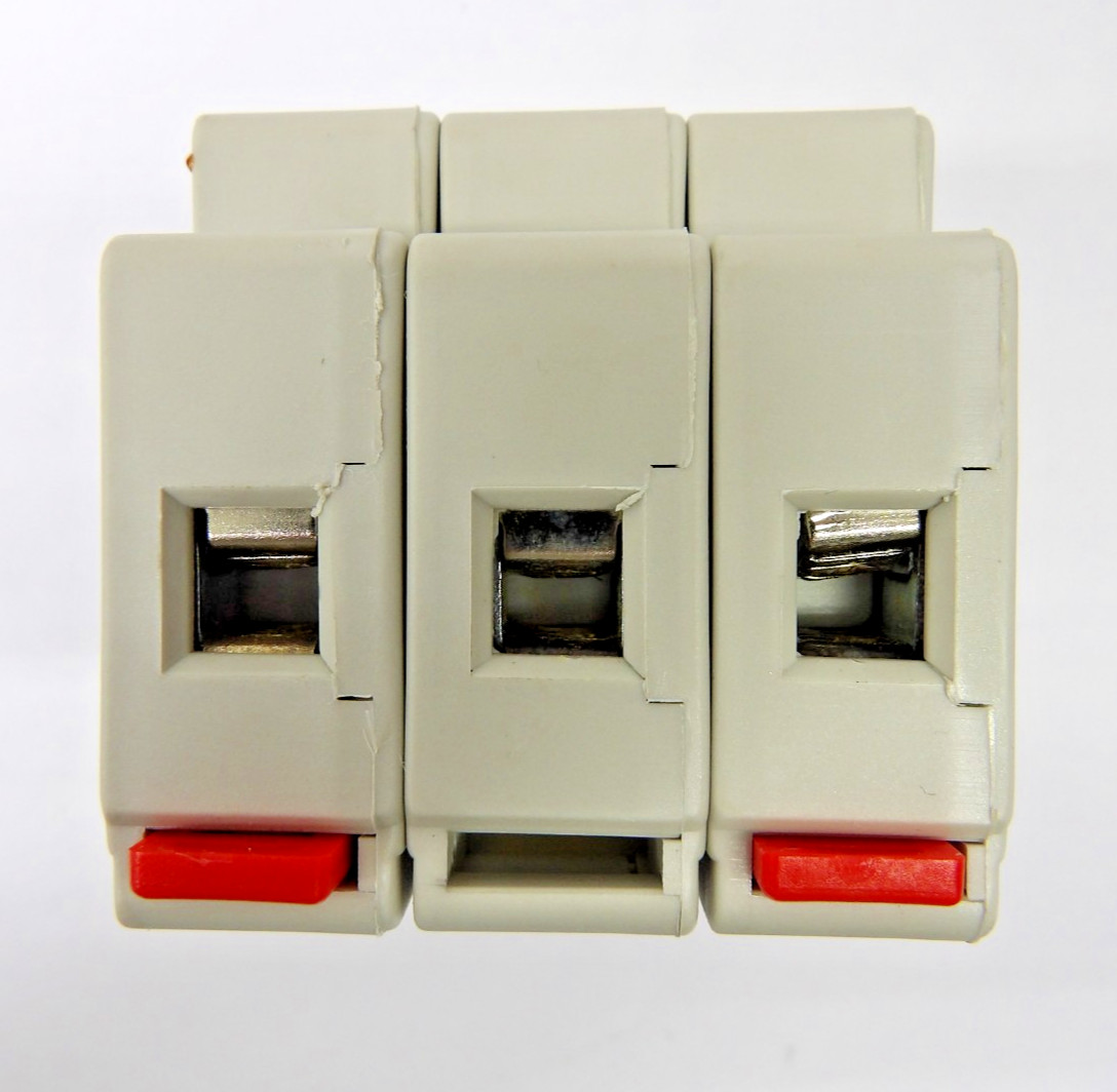 Littelfuse LPSC CH Fuse Holder 600V 30A 200,000 RMS SYM 75ºC CU Wire Only