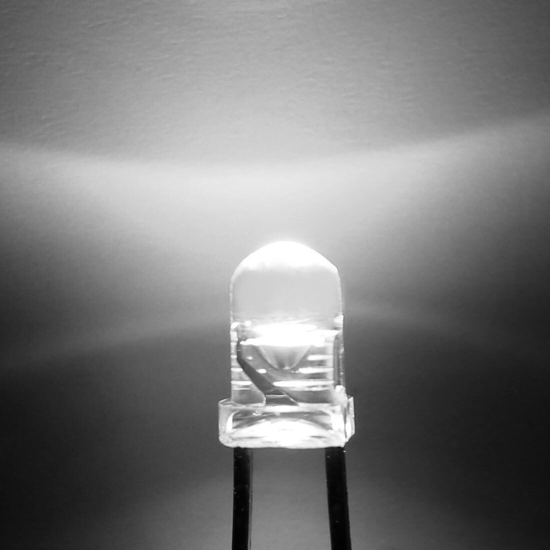 80pcs 3mm White LED Diode Lighting Electronics Component Emitting Light 3-3.4V