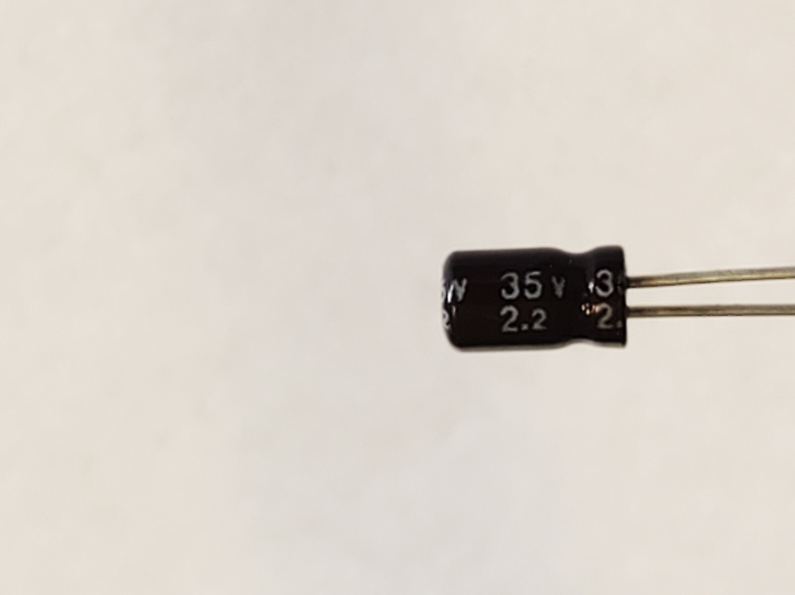 20pcs ELNA 2.2UF 35V 2.2 MFD MINIATURE RADIAL ELECTROLYTIC CAPACITOR 105°C