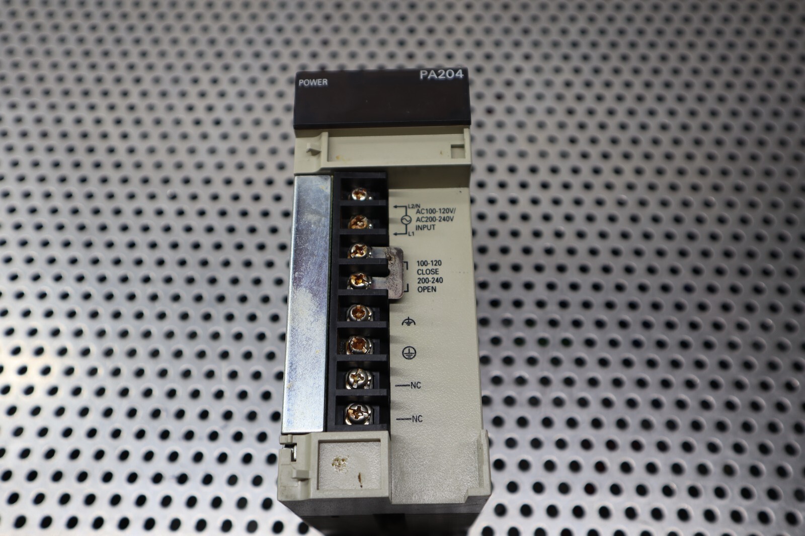 Omron C200HW-PA204 Power Supply AC100-120/200-240V 50/60Hz Used (Missing Cover)