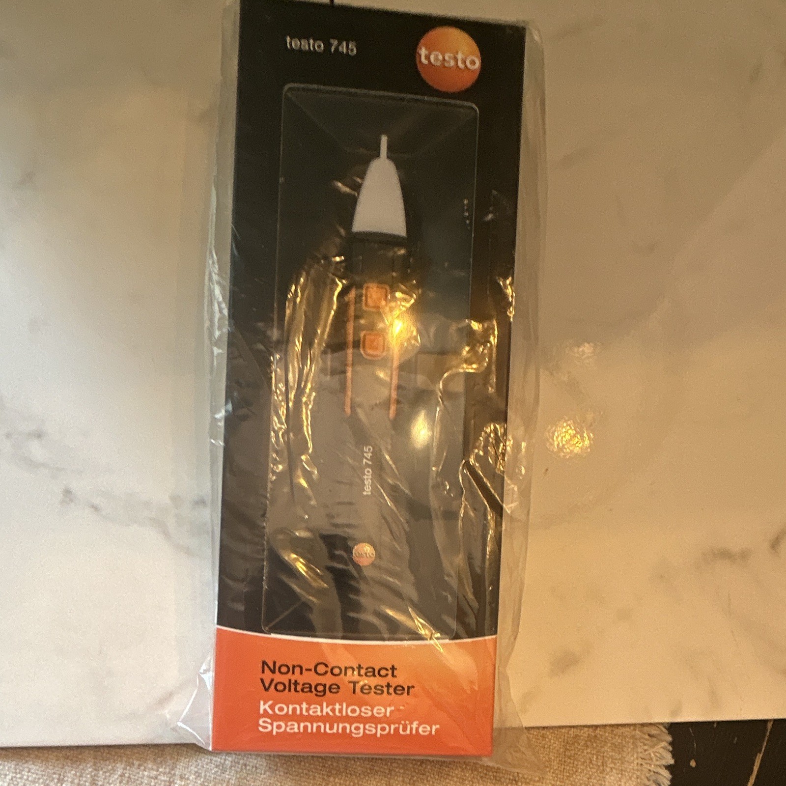Testo 745 Non-Contact AC Voltage Tester LED 12-1000V 50-1000Hz